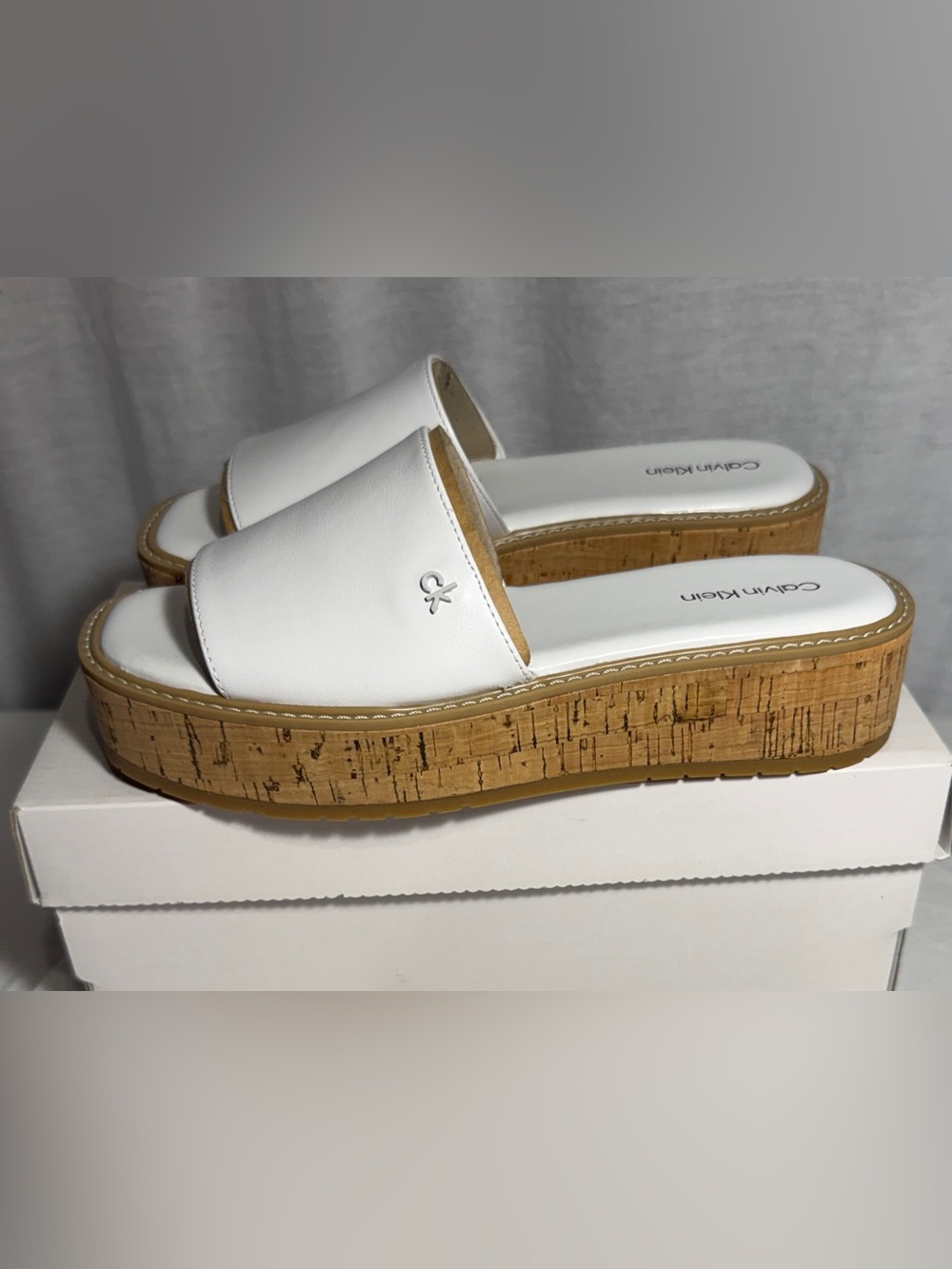 NEW NIB Calvin Klein Arzelia Platform Slide Sandals White Women’s Size 6 Shoes
